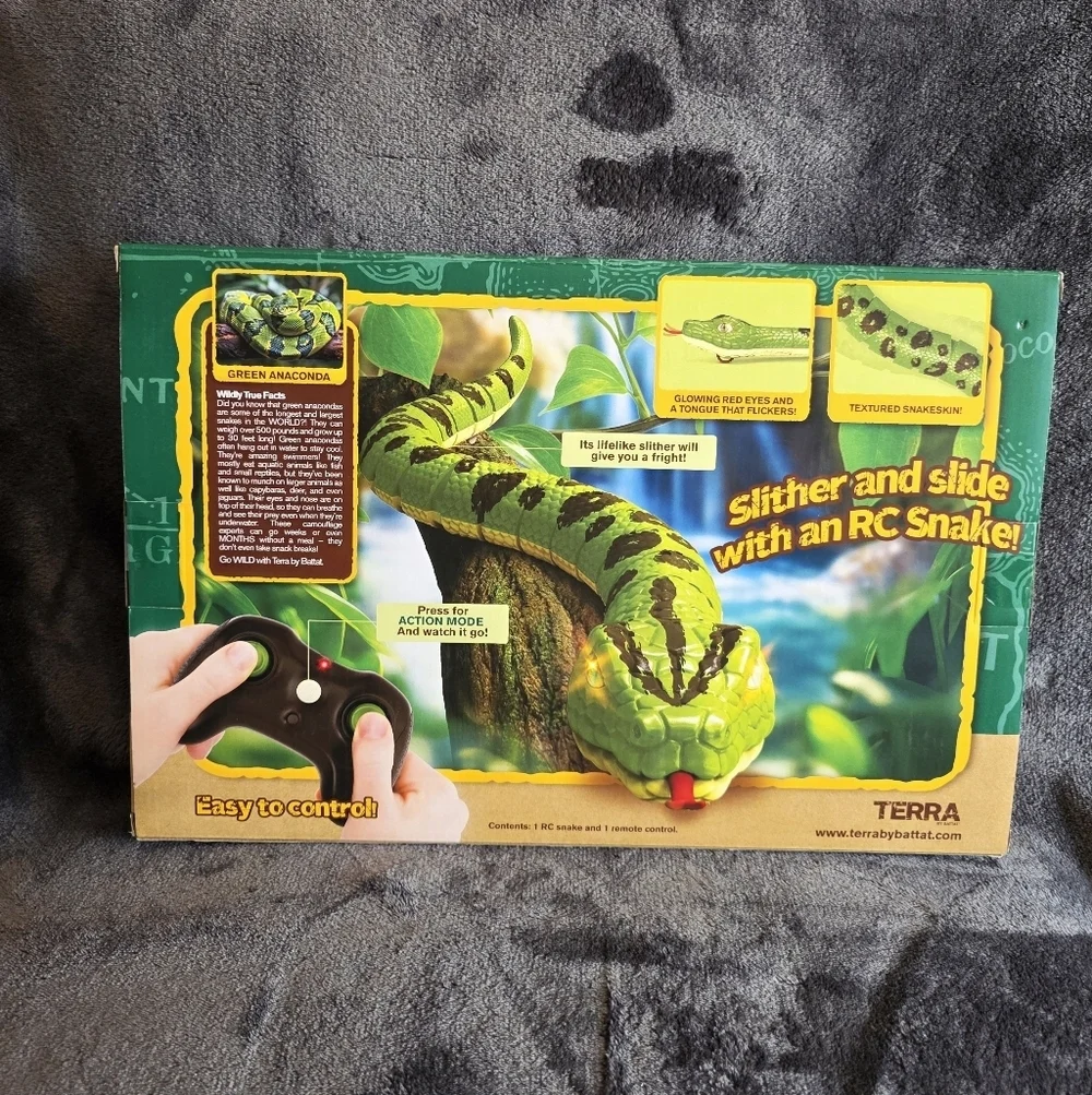 New RC Snake Green Anaconda Remote Control Reptile Toy for Kids 5 Year+ by Terra